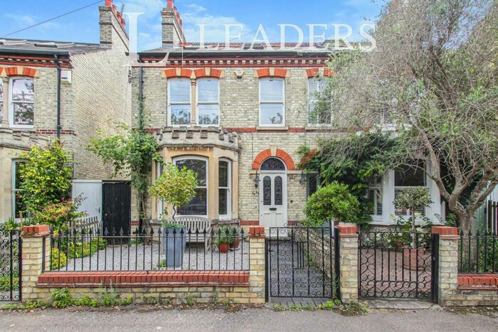 4 Bedroom Semi-Detached House To Rent In Victoria Park, CB4