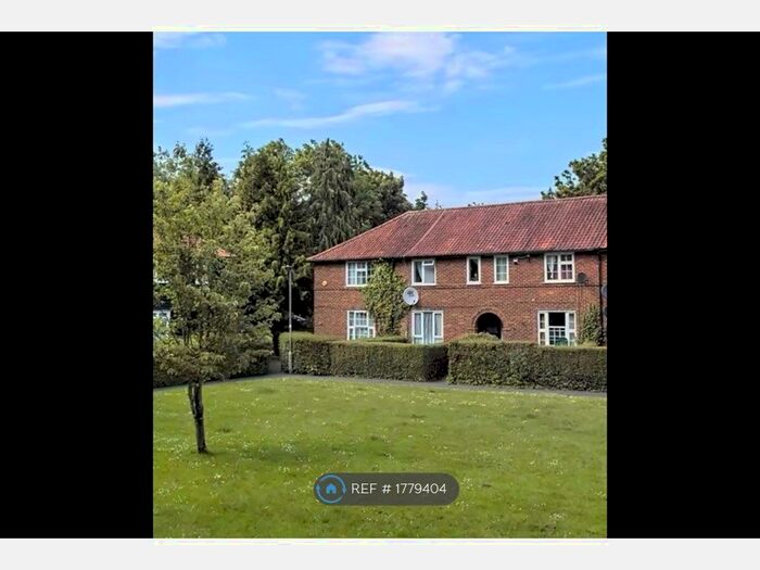 3 Bedroom Terraced House To Rent In Silkstream Road, Middlesex, HA8