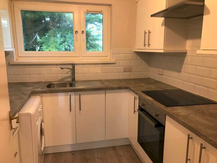 1 Bedroom Flat To Rent In Abercrombie Gardens, Lordswood, SO16