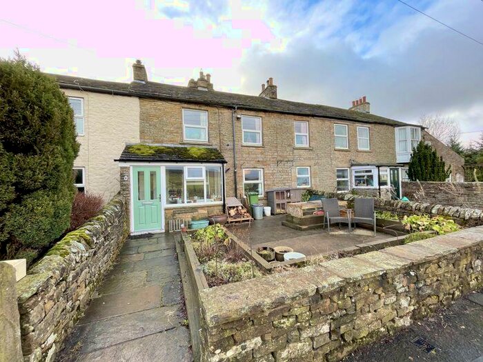 3 Bedroom Terraced House For Sale In Clitheroe, Alston, CA9