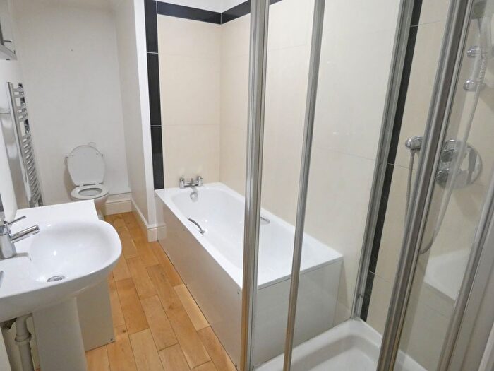 1 Bedroom Flat To Rent In Hewlett Road, Bow, E3