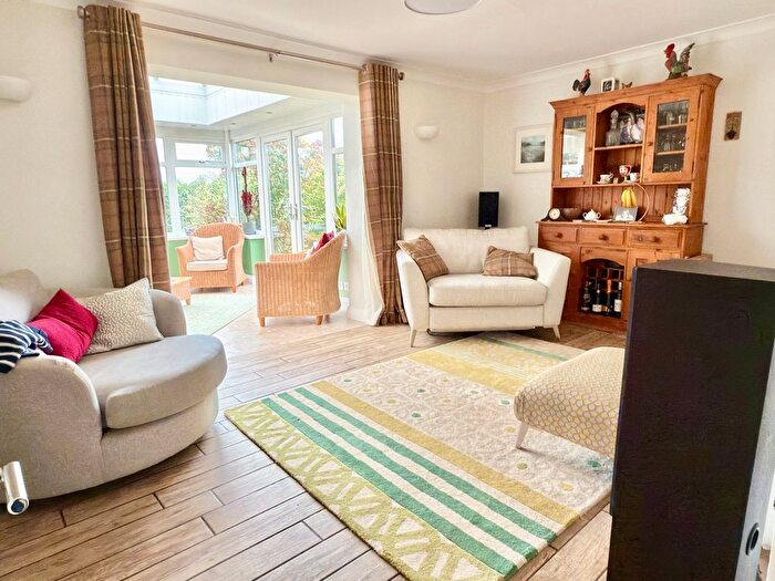 3 Bedroom Semi-Detached House For Sale In Ringers Close, Apperley, Gloucester, GL19