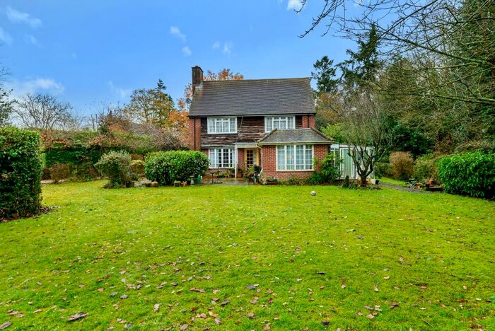 4 Bedroom Detached House For Sale In Garden Close Lane, Newbury, RG14