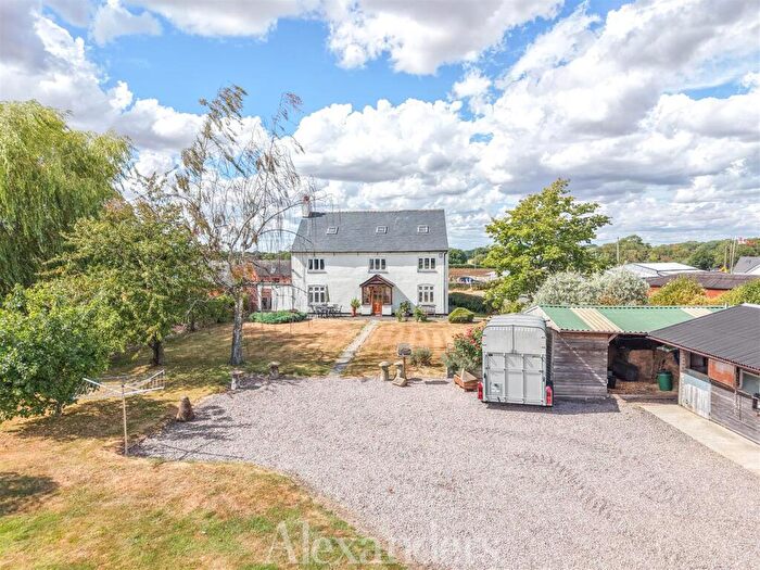 5 Bedroom Detached House For Sale In Market Bosworth Road, Dadlington, CV13