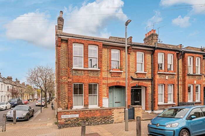 2 Bedroom Flat To Rent In Prairie Street, Diamond Conservation Area, London, SW8