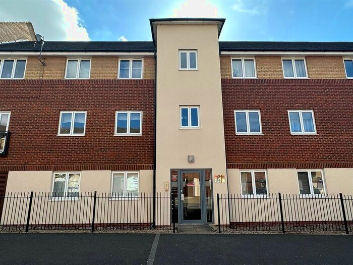 2 Bedroom Flat To Rent In Osier Avenue, Hampton Centre, Peterborough, PE7