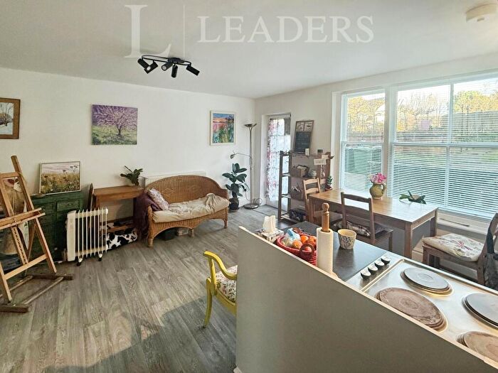 1 Bedroom Apartment To Rent In Marlborough Street, SN7