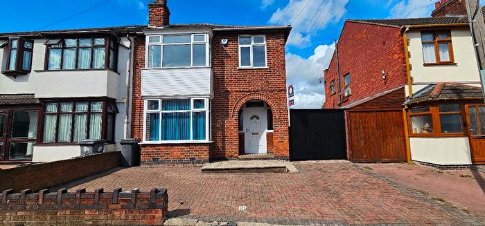 3 Bedroom Semi-Detached House To Rent In Shipley Road, Leicester, LE5