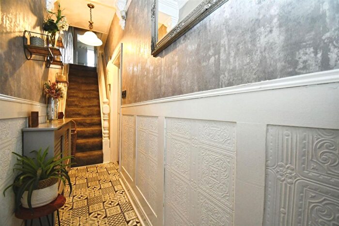 3 Bedroom End Of Terrace House For Sale In Summergangs Road, Hull, HU8