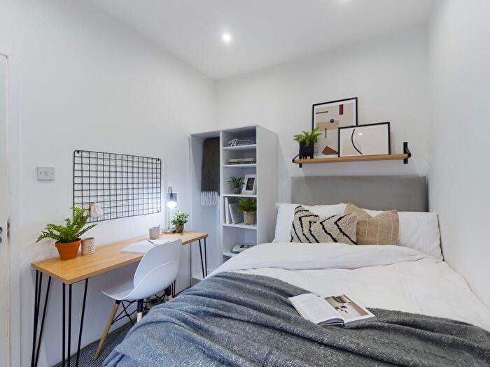 6 Bedroom Flat To Rent In Empress Road, Liverpool, L7