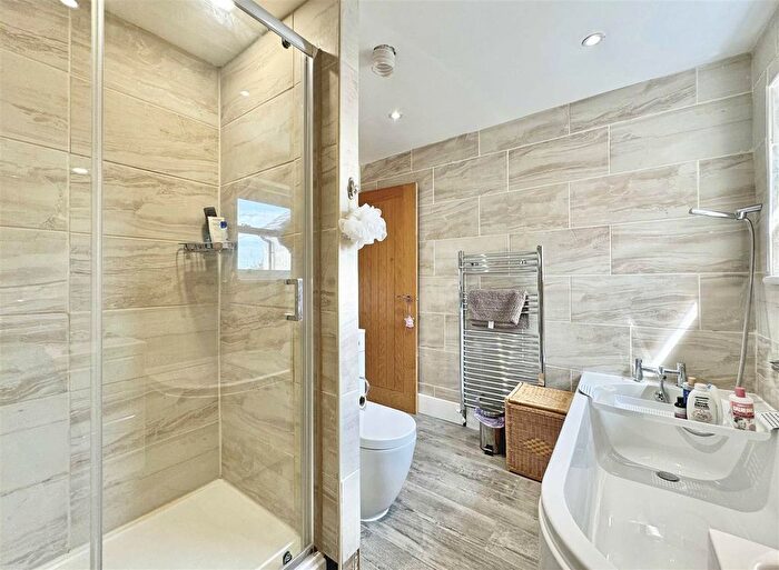 3 Bedroom End Of Terrace House For Sale In Kentish Farm Road, Stisted, Braintree, CM77