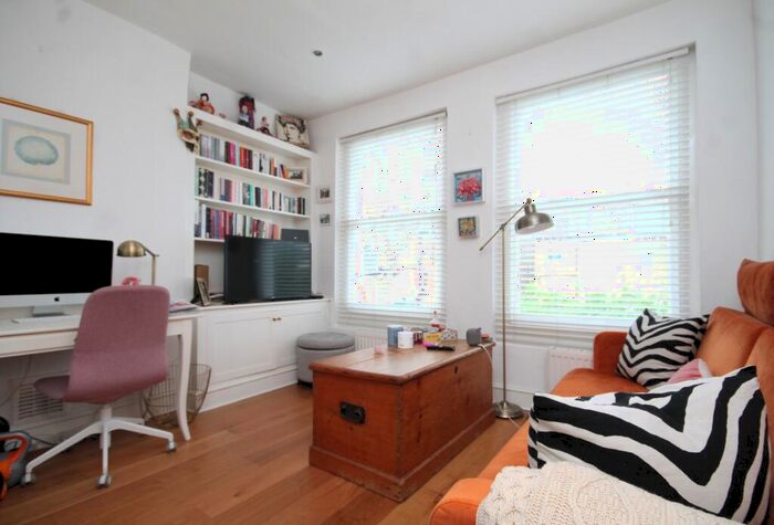 1 Bedroom Flat To Rent In Ferme Park Road, Stroud Green, N4