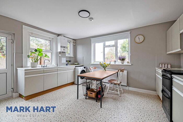 1 Bedroom Flat To Rent In Beauval Road, London, SE22