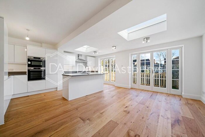 4 Bedroom End Of Terrace House To Rent In Cascade Avenue, Muswell Hill, London, N10