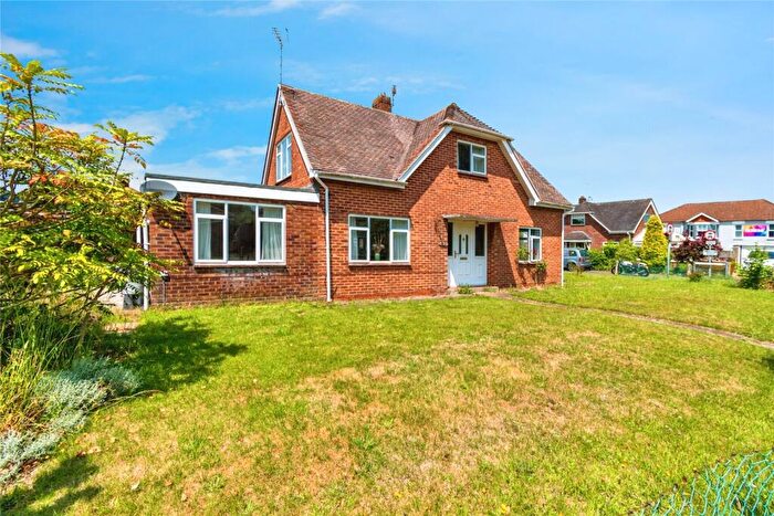 4 Bedroom Detached House For Sale In Nutsey Avenue, Totton, Southampton, Hampshire, SO40