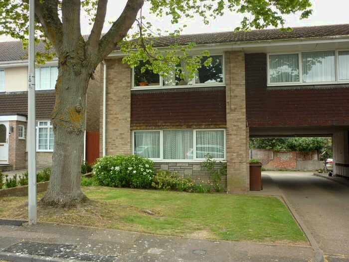 1 Bedroom Flat To Rent In Foulds Close, Gillingham, ME8