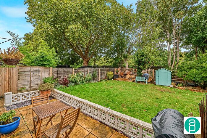 1 Bedroom Property To Rent In Oakhill Road, London, SW15