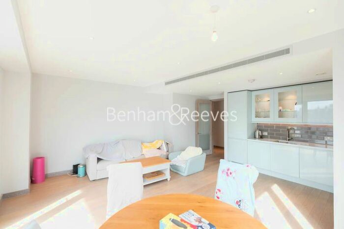 3 Bedroom Flat To Rent In Drapers Yard, Imperial Wharf, SW18
