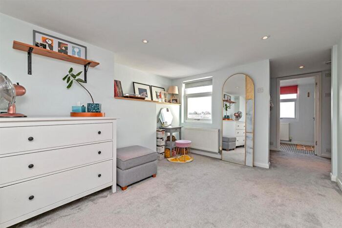 3 Bedroom End Of Terrace House For Sale In Cavendish Road, St. Albans, AL1
