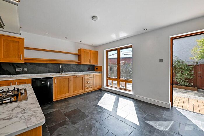 3 Bedroom Terraced House To Rent In Nova Scotia Place, Bristol, Somerset, BS1