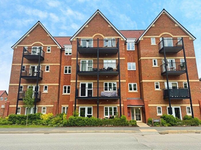 1 Bedroom Apartment For Sale In Aspen Road, High Wycombe, Buckinghamshire, HP10