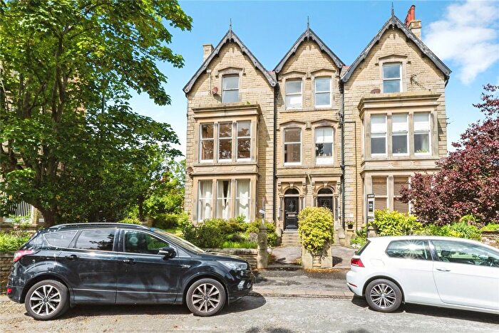1 Bedroom Flat For Sale In St. Georges Square, Lytham St. Annes, Lancashire, FY8
