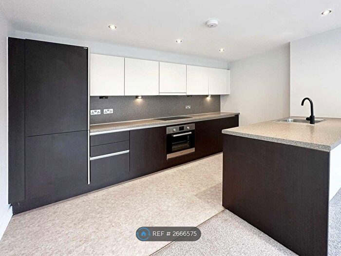 2 Bedroom Flat To Rent In George Street, Prestwich, Manchester, M25