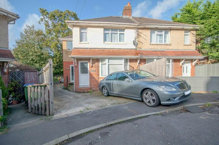 2 Bedroom Maisonette To Rent In Blackthorn Road, Merryoak, Southampton, SO19