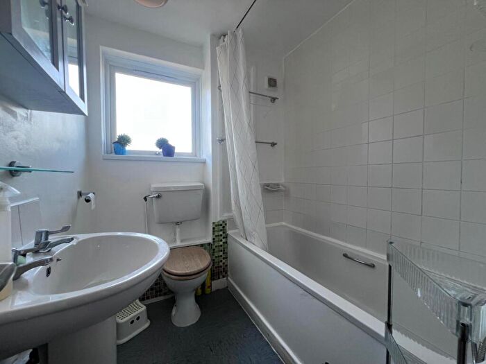 2 Bedroom Flat To Rent In Henry Square, Newcastle Upon Tyne, NE2