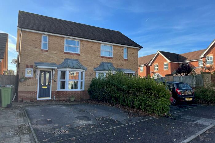 2 Bedroom House To Rent In Bellflower Way, Titchfield Park, Fareham, PO15