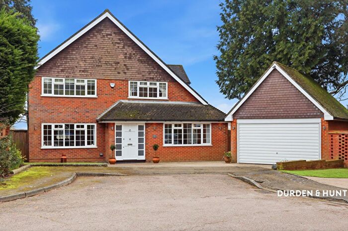 4 Bedroom Detached House For Sale In The Summit, Loughton, IG10