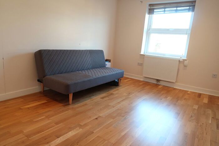 2 Bedroom Flat To Rent In Alexandra Grove, London, N4