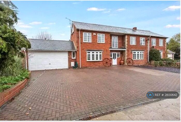 4 Bedroom Semi-Detached House To Rent In Brockhill Farm Cottages, Bracknell Forest, RG42