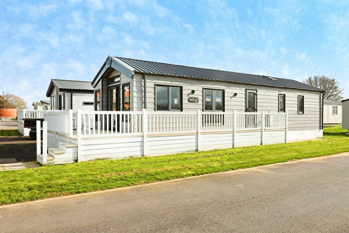 2 Bedroom Park Home For Sale In Manor House, Church Laneham, Retford, DN22