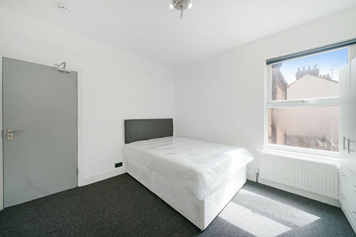 1 Bedroom End Of Terrace House To Rent In St Pauls Road, Luton, LU1