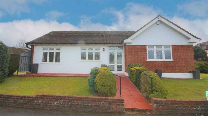 3 Bedroom Detached Bungalow To Rent In Hainault Grove, Chigwell, IG7