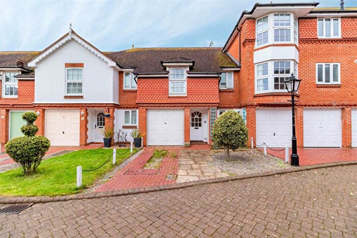 3 Bedroom Terraced House For Sale In Mill House Gardens, Worthing, BN11