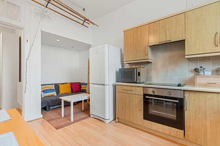 1 Bedroom Flat For Sale In / Hotspur Street, North Kelvinside, G20