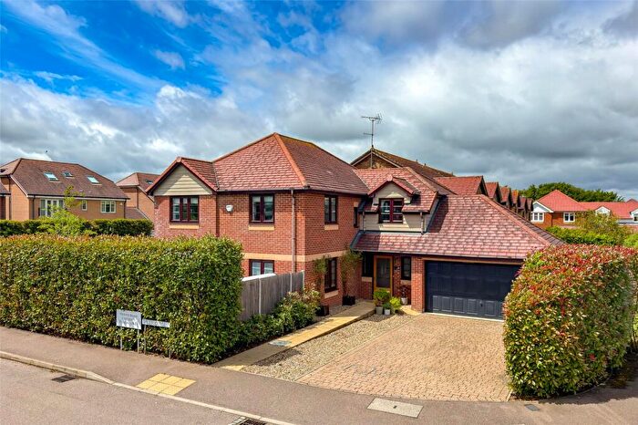 5 Bedroom Detached House For Sale In Miley Close, Harpenden, Hertfordshire, AL5