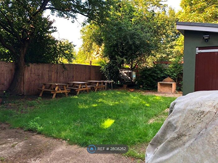 5 Bedroom Flat To Rent In Clifton Road, Kingston Upon Thames, KT2