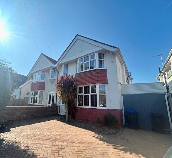 3 Bedroom Semi-Detached House To Rent In Gerald Road, Worthing, BN11