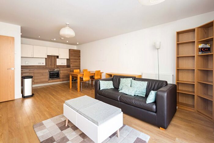 2 Bedroom Flat To Rent In Nelson Walk, Bow, London, E3