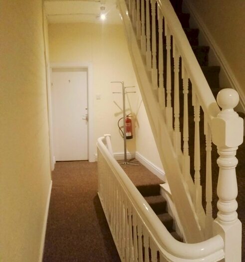 6 Bedroom Property To Rent In Belgrave Avenue, Manchester, M14