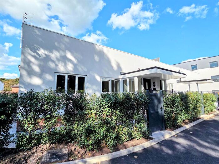 3 Bedroom Apartment For Sale In Woodside View, Forest Drive, Lytham, FY8