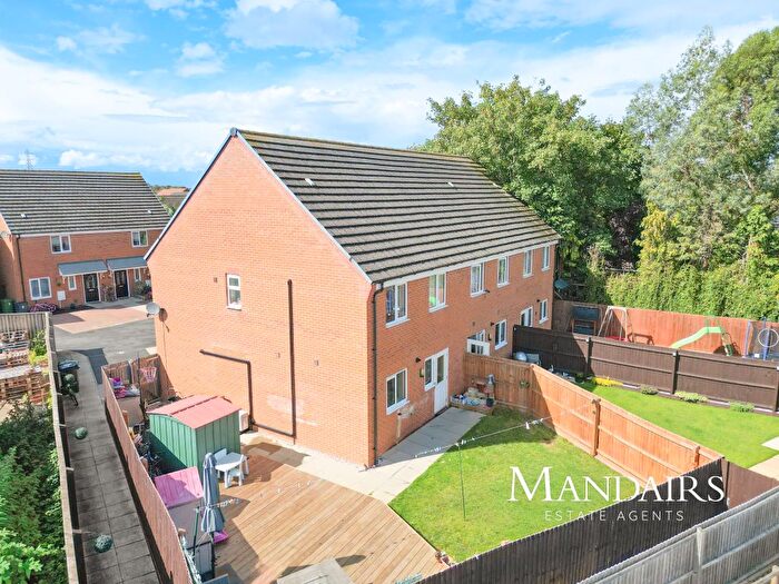 3 Bedroom Semi-detached House For Sale In Sungold Court, Woodston, Peterborough, PE2