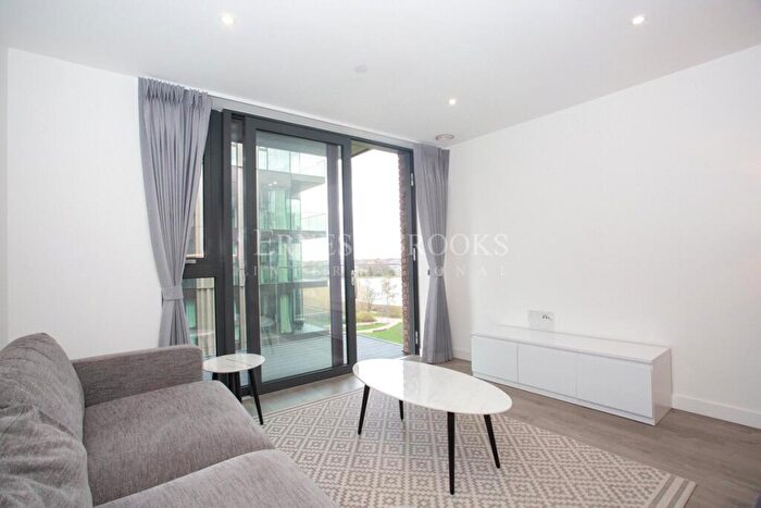 2 Bedroom Apartment To Rent In Willowbrook House, Coster Avenue, Woodbury Down, N4