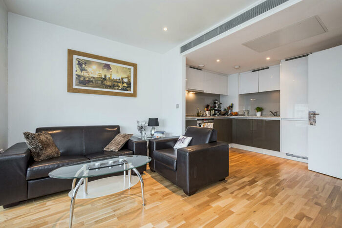 Studio To Rent In The Landmark, Canary Wharf, E14