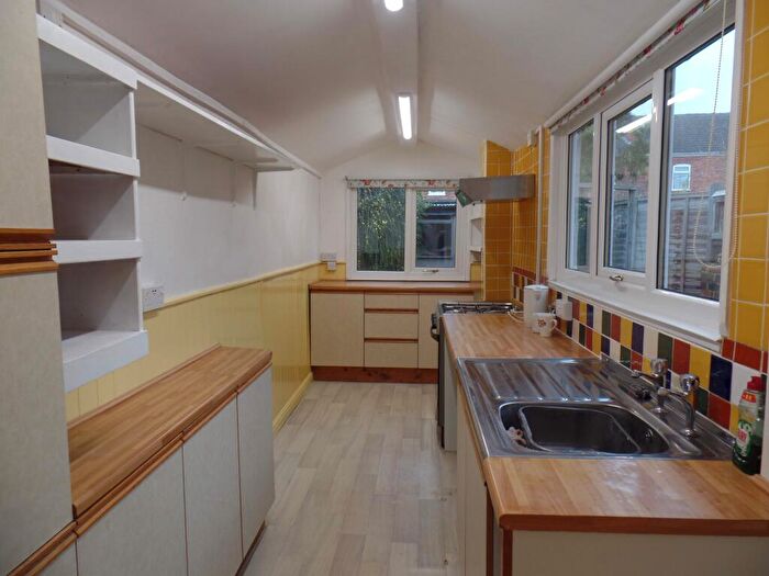 2 Bedroom End Of Terrace House To Rent In Albany Street, Lincoln, LN1