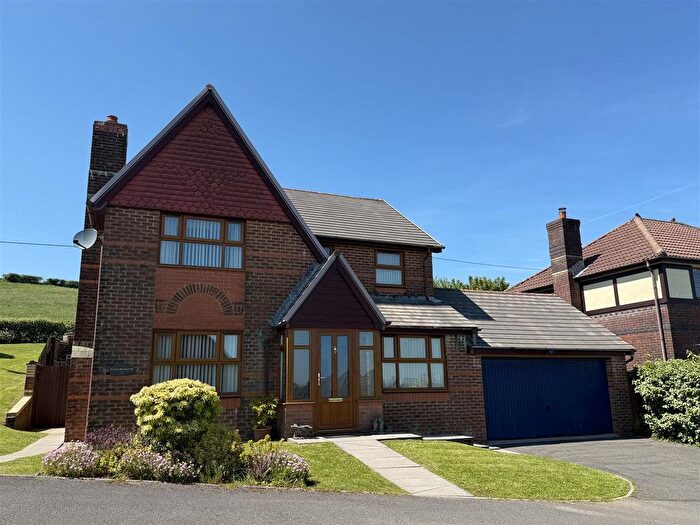 4 Bedroom Detached House For Sale In Maes Becca, Llannon, Llanelli, SA14