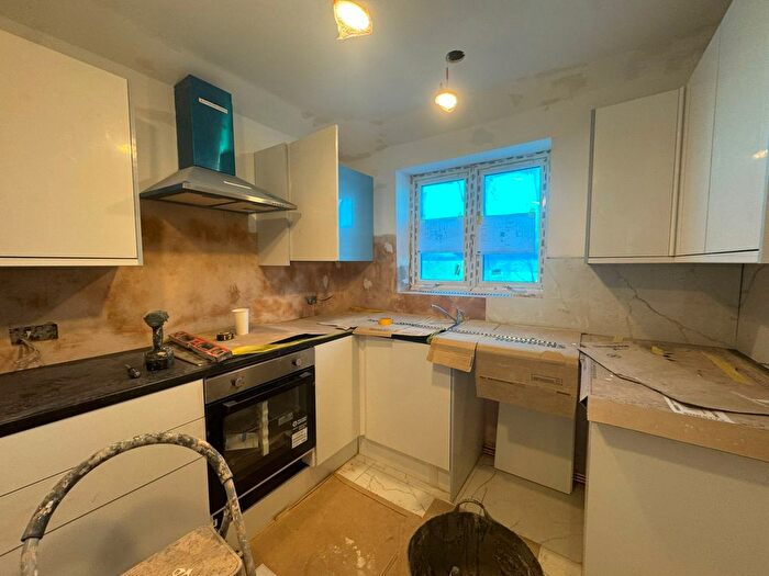 2 Bedroom Flat To Rent In Hayes, UB3